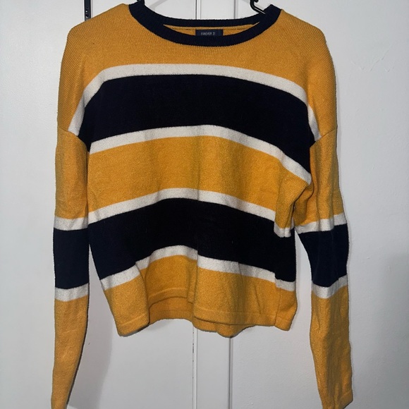 Forever 21 Sweater - Picture 1 of 3